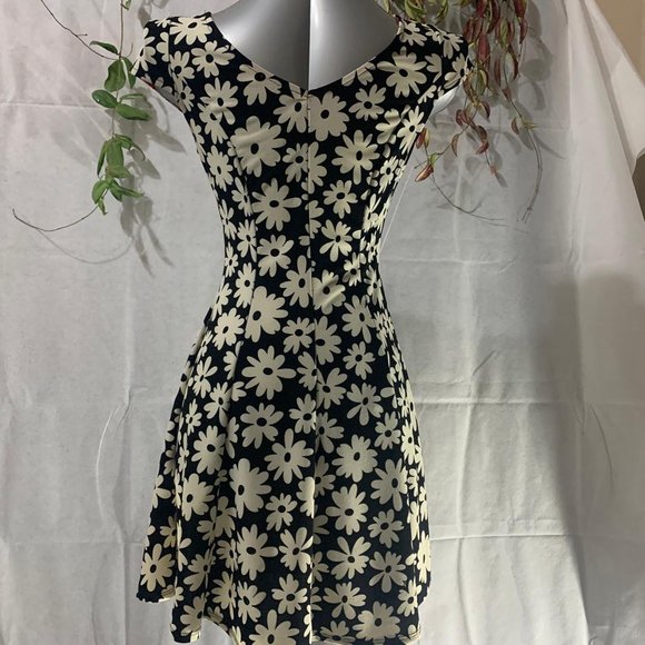 🌀 Black Bead Spandex Mini Dress - Picture 3 of 11